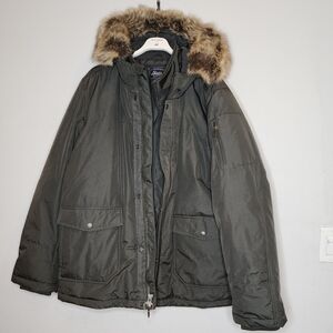 G.H. Bass & Co Green Parka Coat. Faux Fur trim.  Men's size XL.